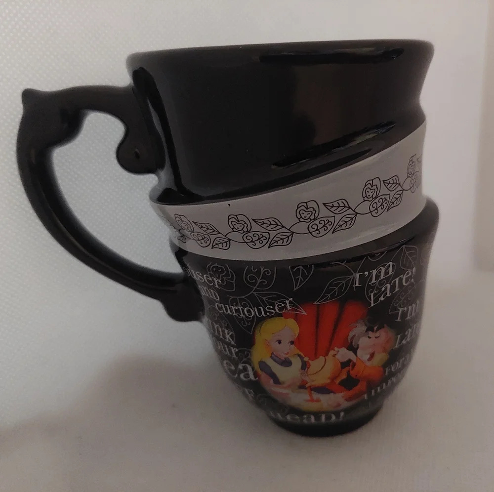 Alice in Wonderland "Drink Me" Disney Parks Exclusive Mug - Picture 6 of 9